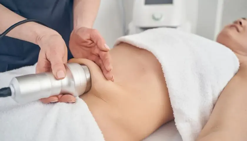 Liposukcja ultradźwiękowa: jak wygląda zabieg krok po kroku?
