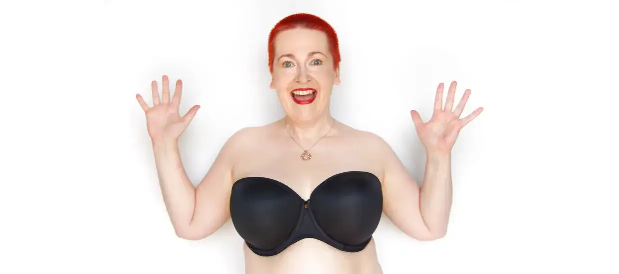 biustonosz bardotka plus size na modelce